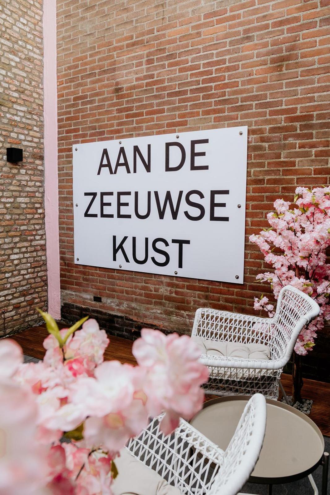 Vakantiehuisje Dichtbij Zee フリシンゲン エクステリア 写真